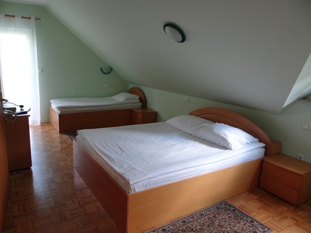 Rooms Hochkraut Celje Chambre photo